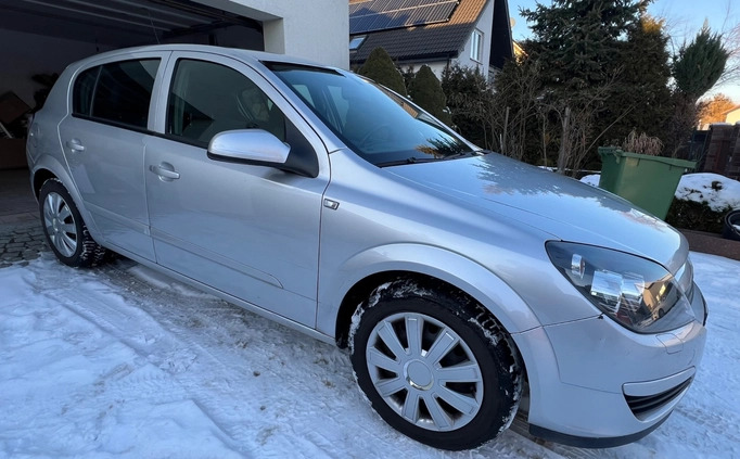 Opel Astra cena 9000 przebieg: 149213, rok produkcji 2005 z Otmuchów małe 79